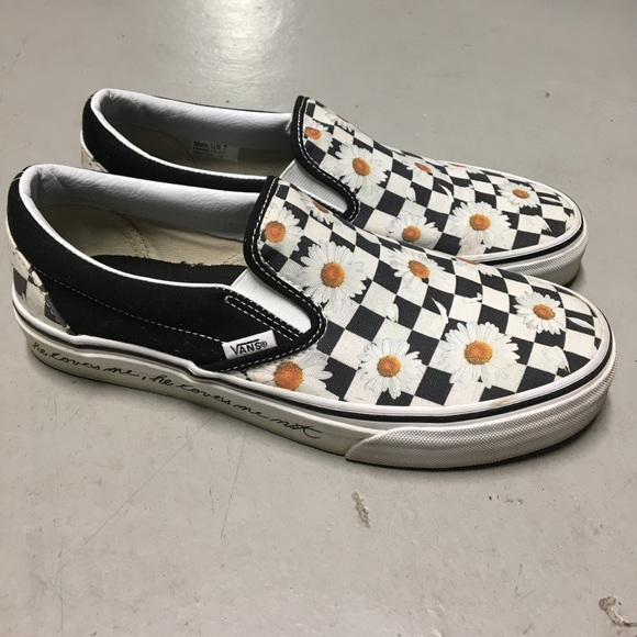 vans with daisies